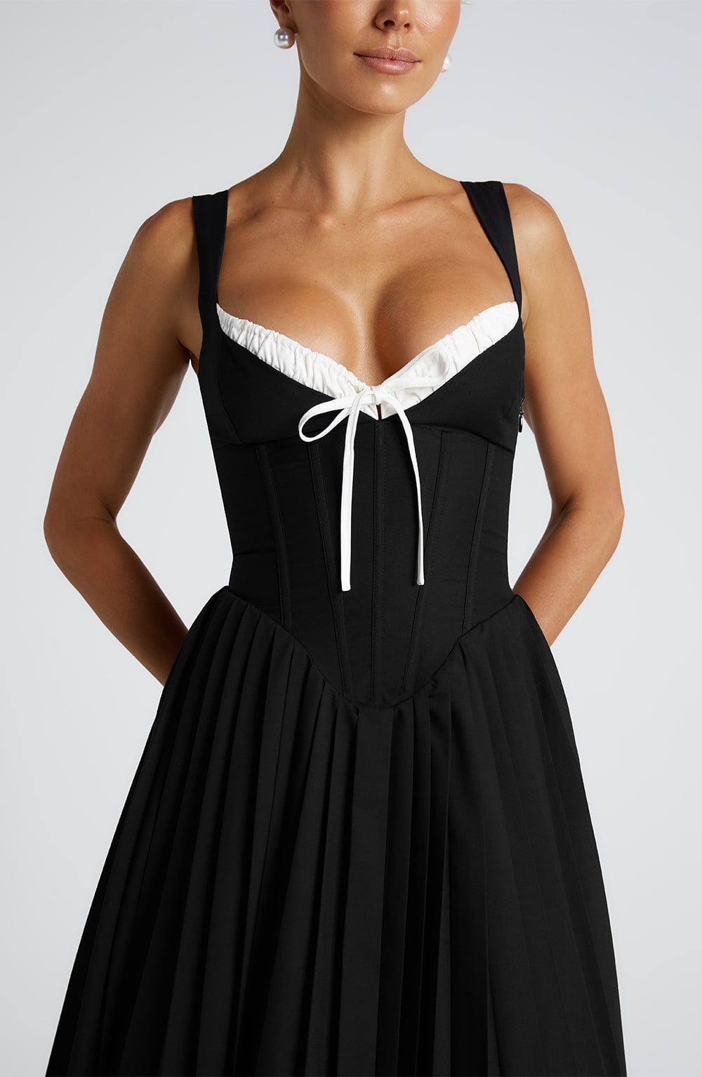 Amber Midi Dress - Black/White